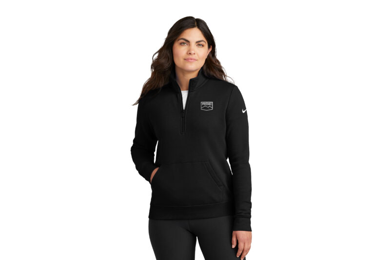ROC | Nike Women's Club Fleece Sleeve Swoosh 1/2-Zip